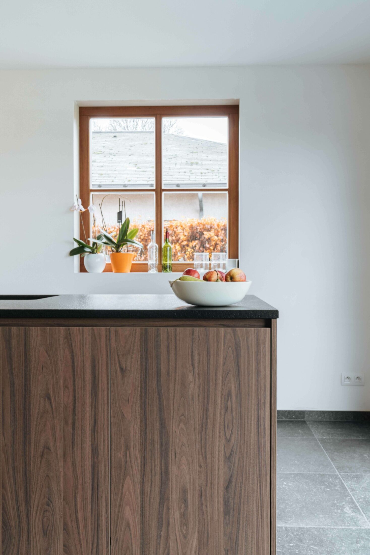Kaster Warm Walnut 2